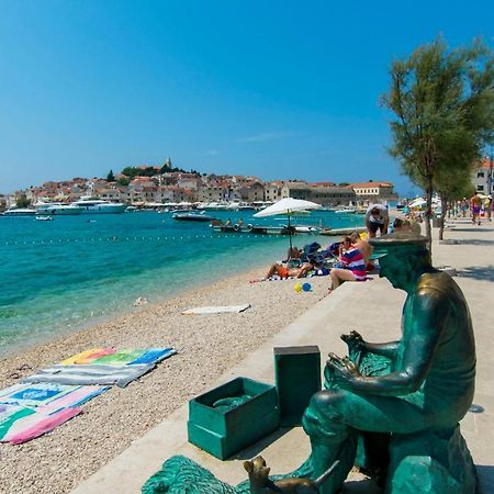Apartments Mare Primosten Bagian luar foto