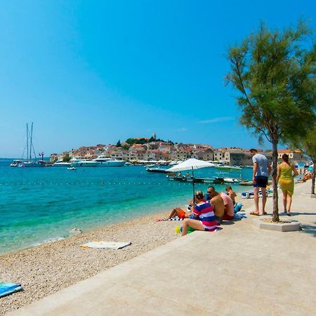 Apartments Mare Primosten Bagian luar foto