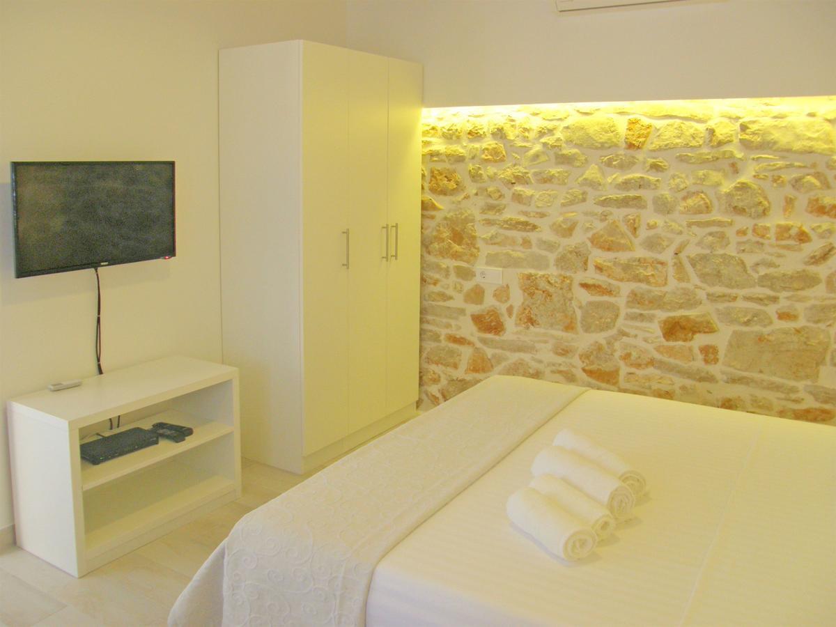 Apartments Mare Primosten Bagian luar foto