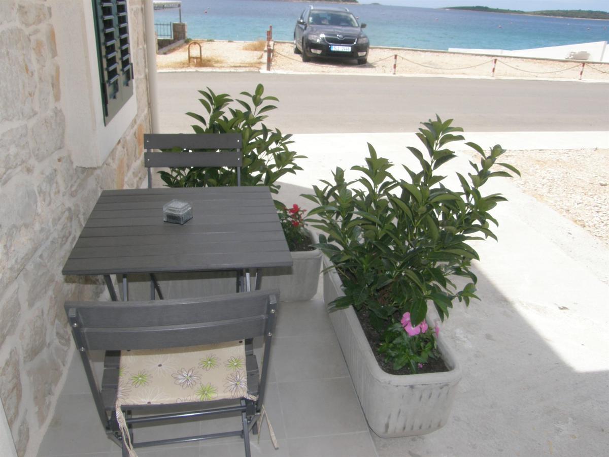 Apartments Mare Primosten Bagian luar foto