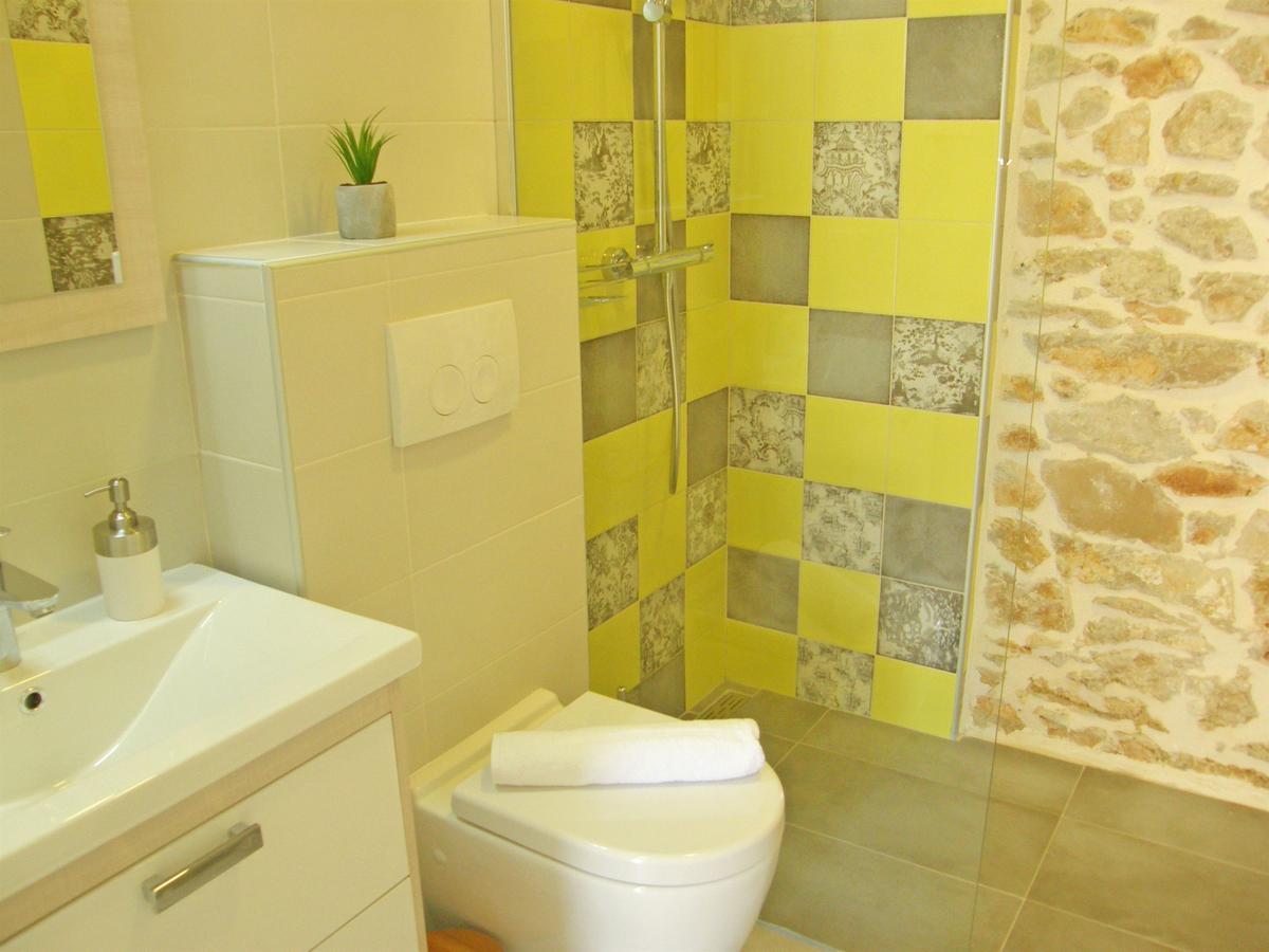 Apartments Mare Primosten Bagian luar foto